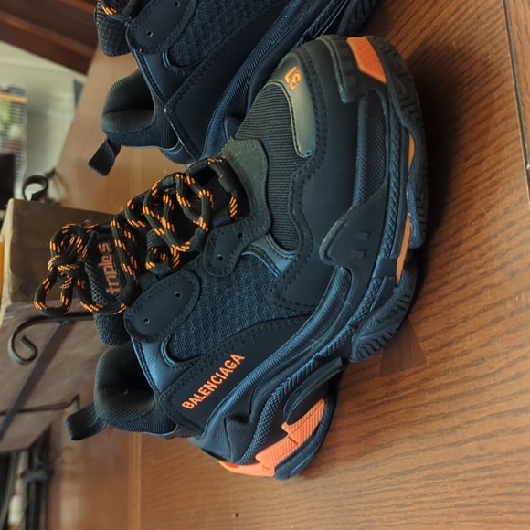 Balenciaga Triple S size 7 - Picture 9 of 11